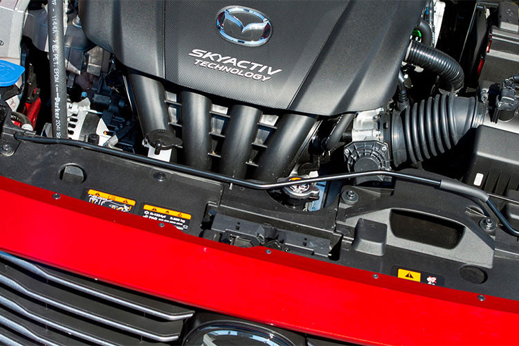 Bên cạnh đó, thế hệ thứ hai của mẫu Mazda CX-3 2020 cũng được trang bị động cơ SkyActiv-X đánh lửa không cần bugi giúp tối ưu khả năng vận hành và tiết kiệm đến 30% lượng nhiên liệu so với phiên bản hiện tại.