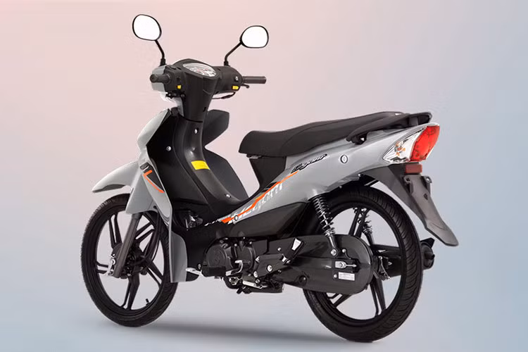 Xe máy SYM Elegant Sport 50cc sở hữu ngôn ngữ thiết kế thể thao với những đường nét cơ bắp đặc biệt phù hợp với nam giới.