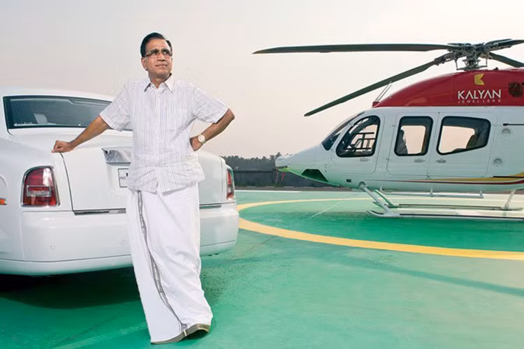 T.S. Kal Yanaraman – một tỷ phú Ấn Độ, là ông chủ của Kalyan Jewellers and Kalyan Developers. T.S. Kal Yanaraman – một tỷ phú Ấn Độ, là ông chủ của Kalyan Jewellers and Kalyan Developers. Ông sở hữu tới 3 chiếc siêu xe sang "bóng ma" Phantom.