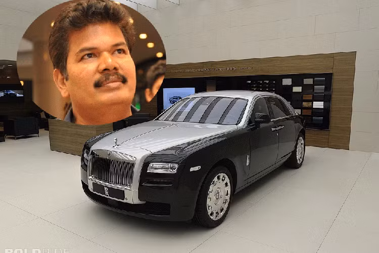 Diễn viên, đạo diện Director Sankar cũng có 1 chiếc Rolls-Royce Ghost.