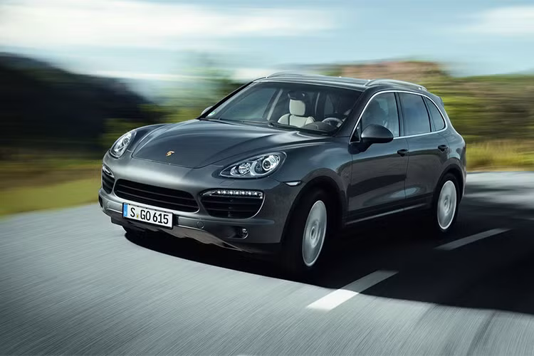 Gần đây, Porsche đã xác nhận về kế hoạch tung ra mẫu xe hoàn toàn chạy bằng năng lượng điện thứ 2 sau Mission E. Đây được dự đoán sẽ là một mẫu SUV tương tự Macan. Theo ban lãnh đạo hãng xe thể thao này, đến năm 2025, một nửa doanh số của Porsche sẽ là xe chạy điện.