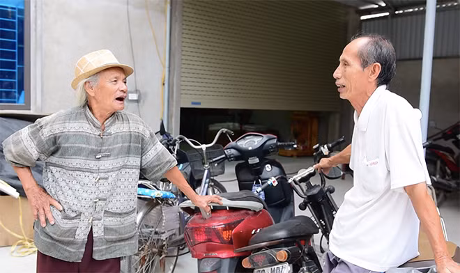 Ngoi lang ki la o Thu do: Dung “mat ngu” de giao tiep-Hinh-3