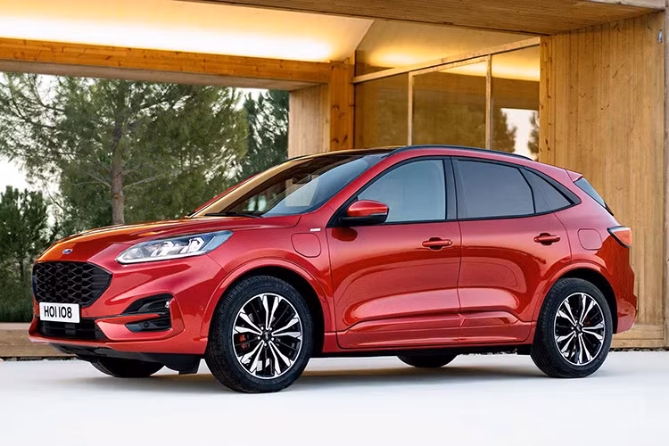 Khi trở lại Việt Nam lần này, chắc chắn mẫu xe SUV Ford Escape 2020 mới này sẽ không có giá bán hợp lý như trước, thay vào đó là giá bán tương đương với các đối thủ như Mazda CX-5, Honda CR-V, Hyundai Tucson hay Subaru Forester vừa ra mắt. 