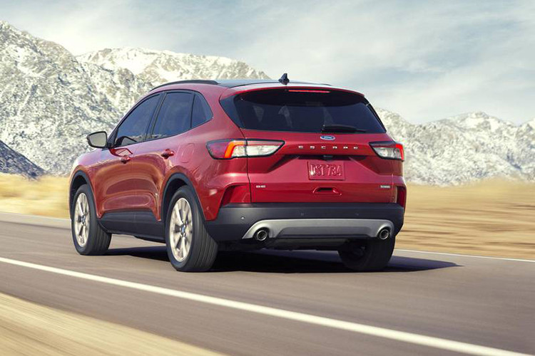 Với chiến lược One Ford, nhiều khả năng Escape mới khi về Việt Nam cũng sẽ được trang bị đầy đủ các tính năng như mẫu Ford Focus trước đó. Do vậy nhiều khả năng giá xe Ford Escape 2020 sẽ không hề dễ chịu. 