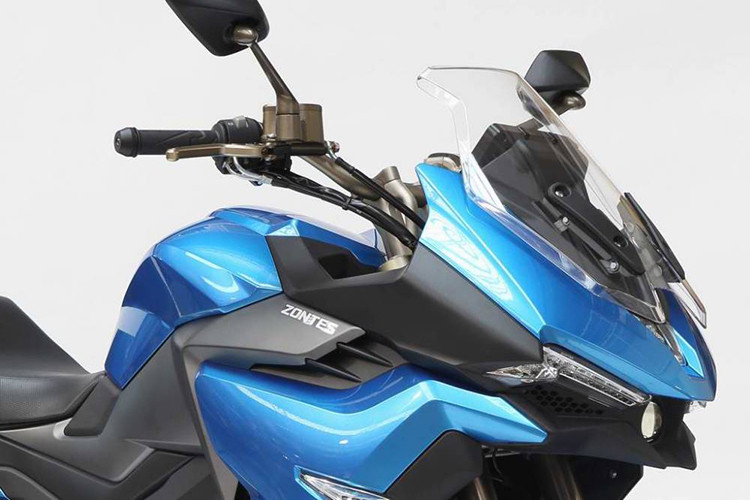 Khối động cơ của Zontes R310 và X310 cho sức mạnh chỉ ở mức 26 mã lực tại 9.500 vòng/phút và lực kéo 30Nm tại 7.500 vòng/phút giúp chiếc xe 300 phân khối này đạt được vận tốc tối đa là 160km/h.