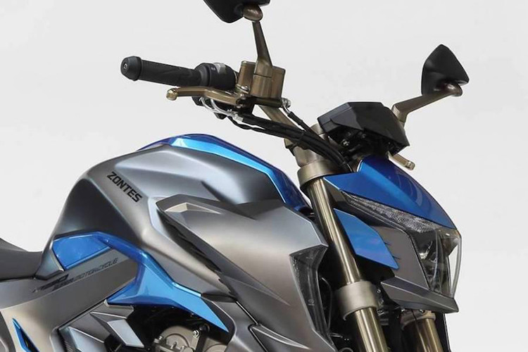 Theo thông tin từ nhà sản xuất xe máy Zontes, bộ đôi xe môtô mới này của hãng đều sử dụng hệ thống phanh an toàn ABS của Bosch. Ngoài ra, đèn pha LED và phuộc hành trình ngược USD cũng được trang bị.