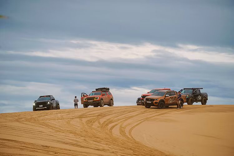 Ford Ranger va Everest but pha gioi han, truyen lua dam me-Hinh-22