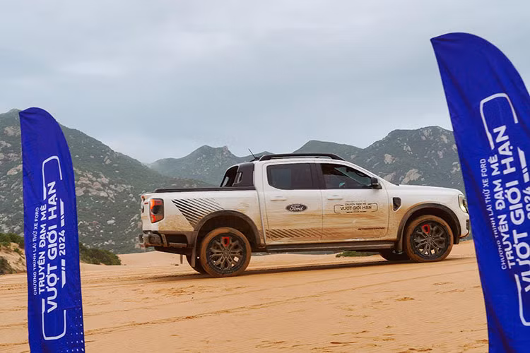 Ford Ranger va Everest but pha gioi han, truyen lua dam me-Hinh-7