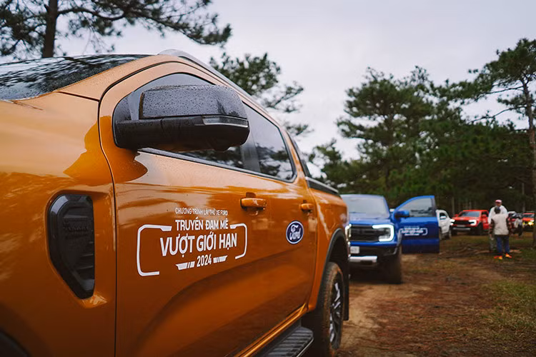 Ford Ranger va Everest but pha gioi han, truyen lua dam me-Hinh-17