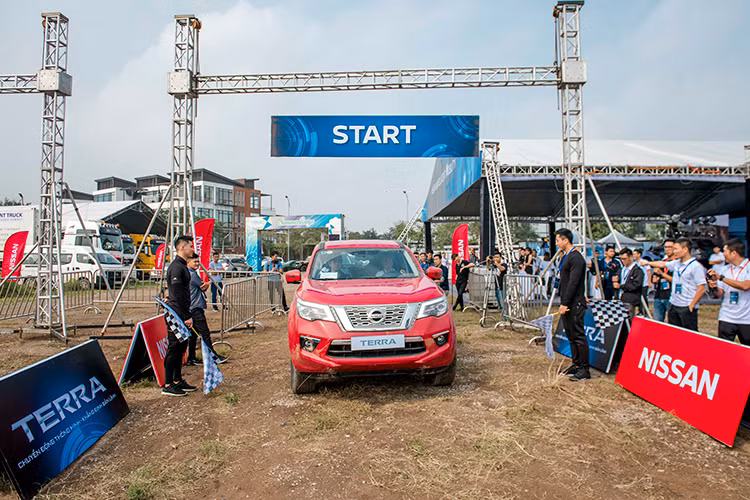 Sau khoảng 3 tháng chính thức mở bán, với mong muốn mang lại cho các khách hàng yêu mến mẫu xe Nissan Terra mới cơ hội được khám phá taát cả những tính năng vượt trội, Nissan Việt Nam phối hợp cùng các Đại lý đã thực hiện các chương trình trải nghiệm dành riêng cho dòng xe này.
