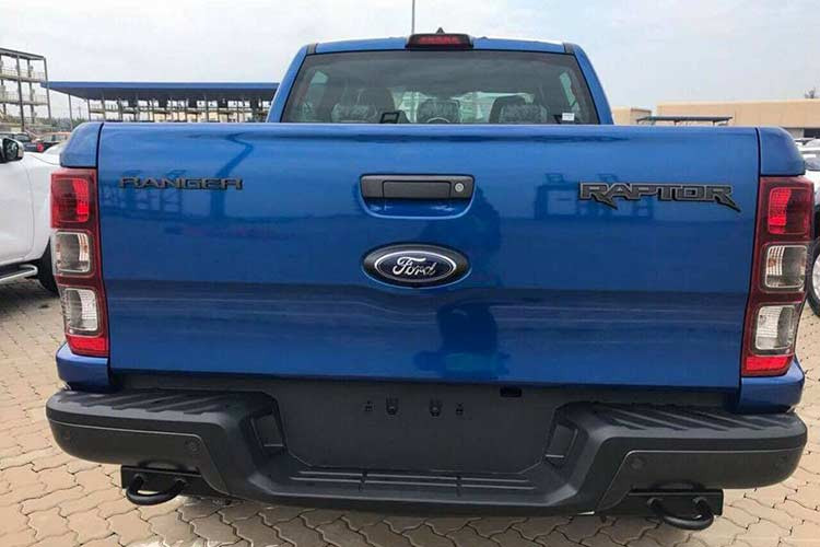 Ranger Raptor 2018 là mẫu bán tải được trang bị động cơ mạnh mẽ nhất của Ford, "trái tim" EcoBlue, dung tích 2.0 lít, tăng áp kép của "quái vật" off-road này sẽ sản sinh ra công suất tối đa 213 mã lực cùng mô-men xoắn cực đại 500 Nm. Ford Ranger Raptor cũng được trang bị hộp số tự động 10 cấp mới.