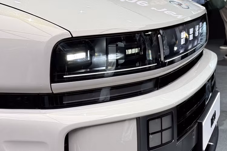 Xe được trang bị cụm pin nhiên liệu hydro với công suất 147 mã lực, đi kèm động cơ điện công suất 201 mã lực. Nhờ sự cải tiến này, Nexo có khả năng tăng tốc từ 0–100 km/h chỉ trong 7,8 giây, đồng thời dung tích bình hydro cũng được tăng từ 6,33 kg lên 6,69 kg. Điều này giúp xe có thể di chuyển hơn 700 km chỉ sau một lần nạp đầy.