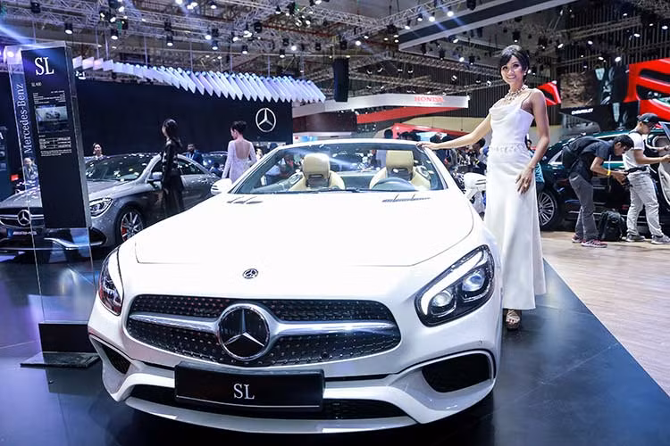 Tiển lãm VMS 2018 diễn ra từ ngày 24 đến 28/10 tại SECC, quận 7, TP HCM. Tại đây, hãng xe sang đến từ Đức Mercedes-Benz lại mang tới gian hàng hoành tráng nhất và trưng bày số lượng xe nhiều nhất.