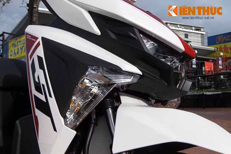 Các chi tiết được vuốt sắc nhọn, mạnh mẽ đúng với phong cách của Yamaha từ trước đến nay.