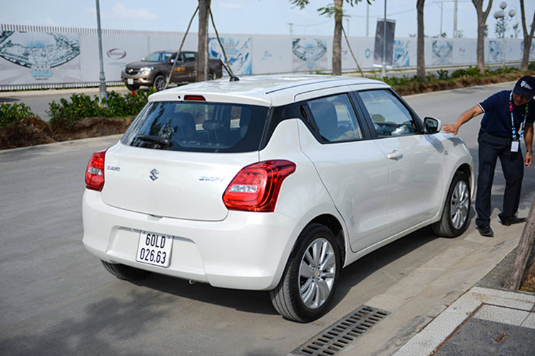 Xe sở hữu kích thước: chiều dài 3.840 mm (giảm 10 mm) và chiều rộng 1.735 mm (tăng thêm 40 mm) và chiều dài cơ sở 2.450 mm (tăng thêm 20 mm). Nhờ đó, không gian chứa đồ của khoang hành lý tăng thêm 46 lít. 