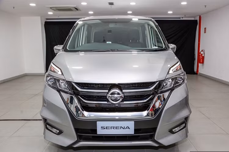 Mẫu xe này hiện tại chưa có giá bán chính thức, nhưng theo Paultan Serena 2018 sẽ có giá bán dưới 140.000 RM (khoảng 818 triệu đồng).