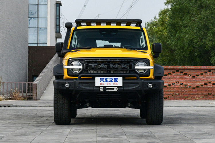 Tank 300 2024 về Việt Nam sẽ có kích thước tương đồng với các đối thủ đến từ Hàn Quốc. Xe có chiều dài x rộng đạt 4.760 mm x 4.760 mm, chiều dài cơ sở 2.750 mm. Khoảng sáng gầm xe 225 mm. Tank 300 có thể lội nước ở độ sâu 700 mm.