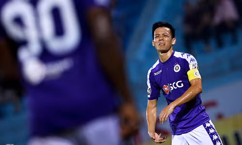 Van Quyet bi treo gio, nghi het V.League 2019