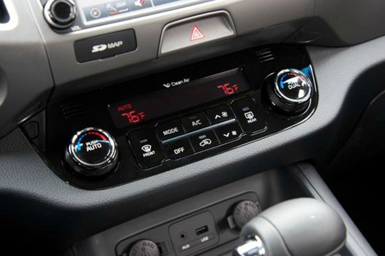 Sportage 2019 là mẫu xe đầu tiên của nhà sản xuất ôtô Kia sử dụng hệ truyền động hybrid gọi là EcoDynamics +, bao gồm một động cơ diesel, một động cơ điện nhỏ và một bộ pin lithium-ion 48V công suất 0,46 kWh.