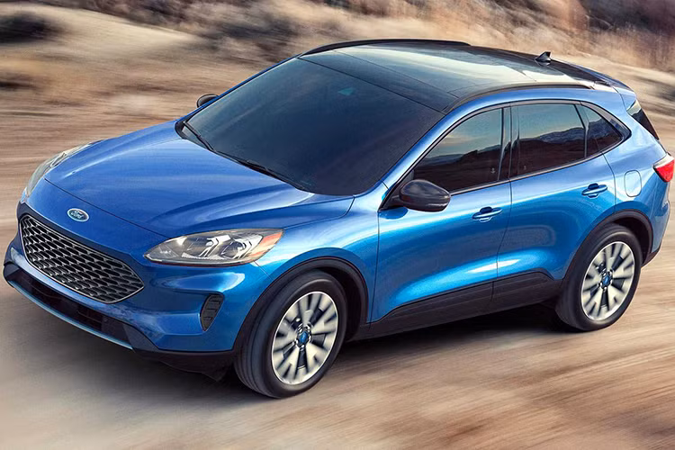 Tại thời điểm ra mắt, hãng xe ôtô Ford cho biết - phiên bản Escape hybrid mới cho công suất kết hợp khoảng 198 mã lực và có thể chạy ở vận tốc tối đa 136 km/h ở chế độ chạy hoàn toàn bằng điện. Tại thị trường Mỹ, giá xe Ford Escape 2020 hybrid có giá khởi điểm từ 28.255 USD.