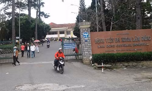 Nữ bác sĩ BVĐK tỉnh Lâm Đồng bị đánh thủng màng nhĩ khi đang cấp cứu cho bệnh nhân