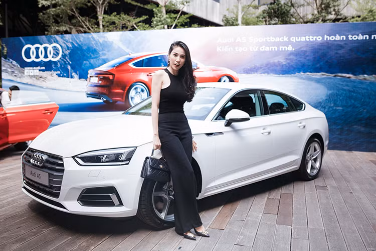 Sức mạnh của Audi A5 Sportback mới đến từ động cơ 2.0 TFSI dung tích 1.984 cm3, cho công suất cực đại 252 mã lực, mô-men xoắn 370 Nm trong dải vòng tua từ 1.600 – 4.500 v/p. Với hệ dẫn động bốn bánh toàn thời gian quattro và hộp số S-tronic 7 cấp mới, chiếc xe chỉ mất 6 giây để tăng tốc mạnh mẽ từ 0 tới 100 km/h trước khi đạt vận tốc tối đa 250km/h.
