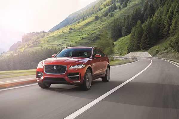 Jaguar phat trien crossover dien mang ten E-Pace