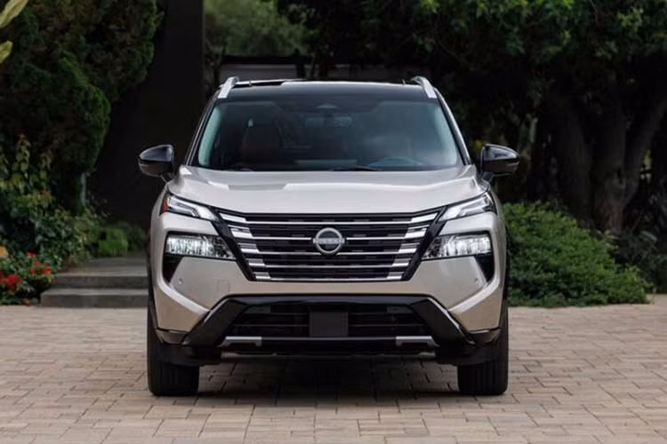 Hiện giá xe Nissan X-Trail 2024 ở thị trường Mỹ vẫn chưa được công bố. Xe sẽ được trưng bày tại tại triển lãm Ô tô Los Angeles 2023 diễn ra vào tháng 11/2023 tới và bắt đầu có mặt tại các showroom vào đầu năm sau. 