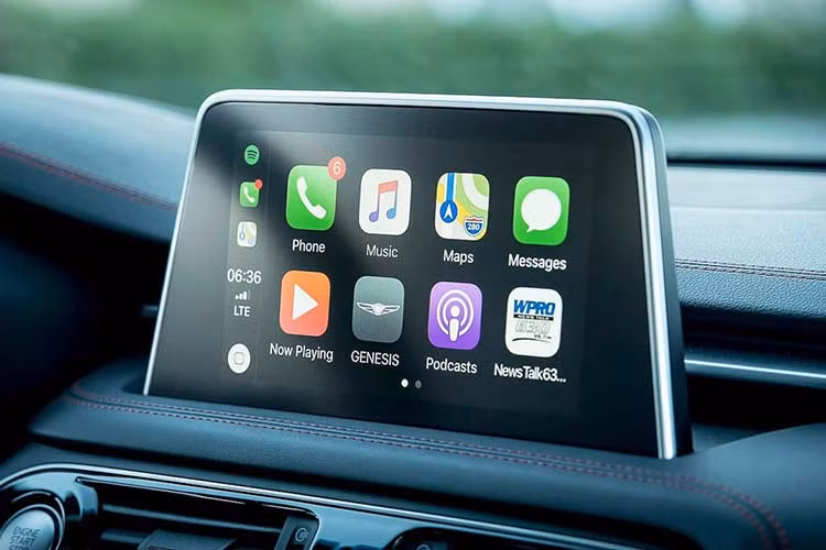 Với những khách hàng ưa thích phong cách thể thao, Genesis cũng sẽ mang đến hai lựa chọn là Dynamic 2.0T có giá 45.900 USD ( khoảng 1,020 tỷ đồng) và Sport 2.0T giá 46.900 USD (tương đương 1,1 tỷ đồng).