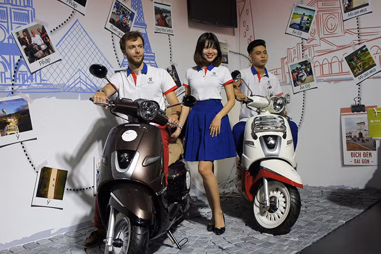 Đồng thời, để chuẩn bị cho những bước đi dài hơn tại thị trường giàu tiềm năng này - Peugeot Motocycles cũng đã chọn Công ty TNHH OneAsia là đối tác chính thức và độc quyền để lắp ráp và phân phối các sản phẩm xe Peugeot Scooters tại thị trường Việt Nam.