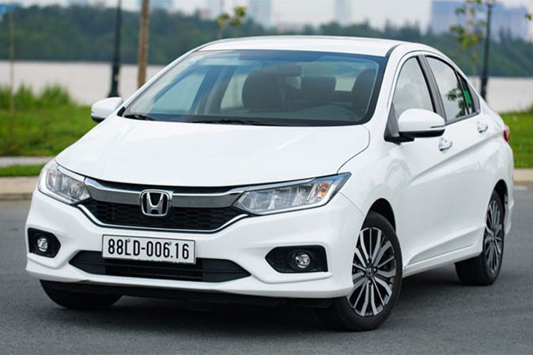 Honda City có doanh số 833 xe, tăng gần 54% so với cùng kỳ năm ngoái. Trong 4 tháng đầu năm, tổng doanh số bán ra của Honda City đạt 3.141 xe, tăng 36% so với cùng kỳ năm 2017. Giá xe Honda City tại Việt Nam hiện gồm 2 phiên bản lần lượt là 559 triệu và 599 triệu đồng.