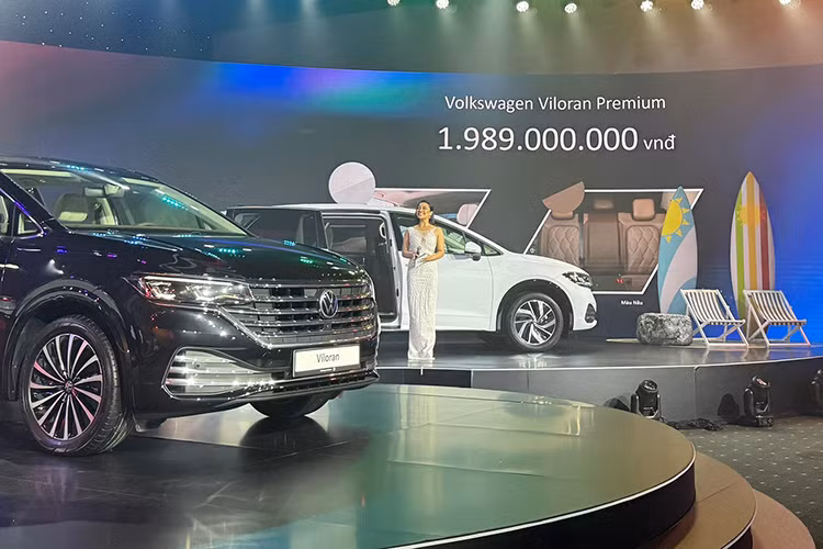 Đồng thời nền tảng MQB Evo thế hệ mới nhất còn có khả năng cải thiện tốc độ xử lý của hệ thống, giúp Volkswagen Viloran 2024 sang số và tăng tốc nhanh hơn; hệ thống an toàn của xe cũng hoạt động nhạy bén và chính xác hơn. 