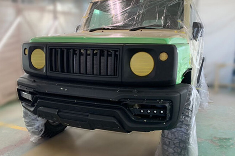 Hiện chưa rõ giá bán Suzuki Jimny Black Bison Edition, chỉ biết rằng xe sẽ được bán tại thị trường Nhật Bản đầu tiên. Trong khi đó, tại thị trường Nhật Bản, Suzuki Jimny Sierra 2019 là từ 1.760.400 - 2.019.600 Yên (tương đương khoảng 366 đến 420 triệu đồng). 