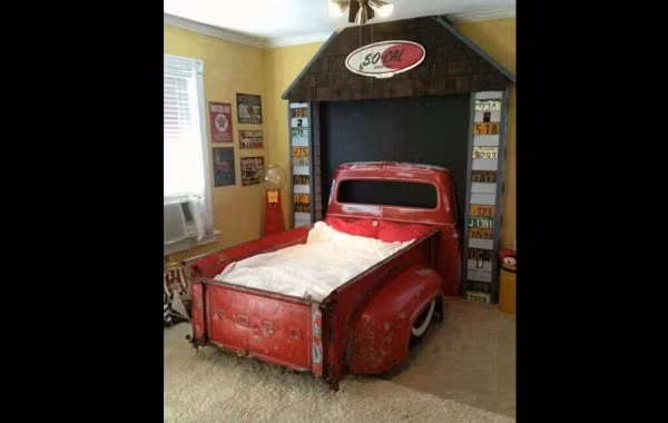 Xe pick-up có thể thay thế giường ngủ, nếu thùng của nó rộng cỡ siêu xe bán tải thì càng tốt vì có thể dành cho cả một gia đình.