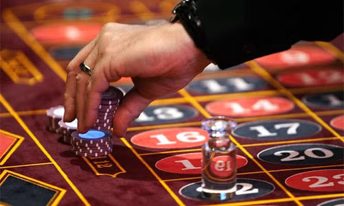 Nhiều chủ dự án nghỉ dưỡng có casino đã nộp hồ sơ đề nghị được thí điểm cho người Việt vào chơi casino.