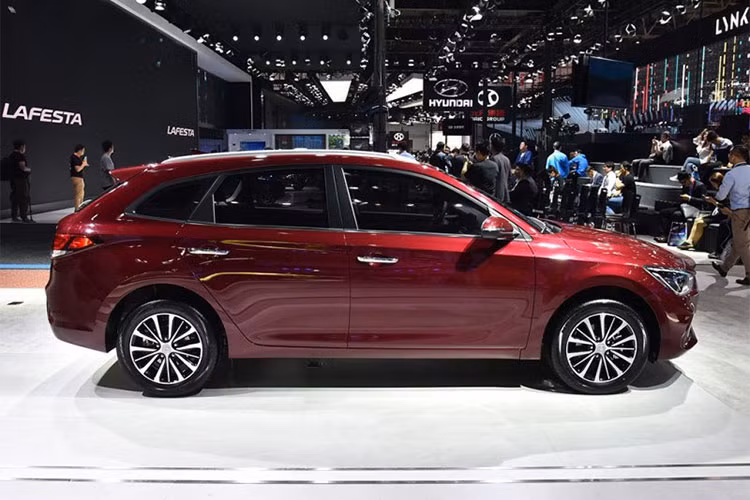 Tại triển lãm ôtô Thành Đô 2018 tại Trung Quốc, hãng xe ôtô Hyundai đã bất ngờ vén màn phiên bản wagon thực dụng hơn của mẫu xe giá rẻ Celesta. Bên ngoài, mẫu xe wagon cỡ nhỏ này không bê nguyên thiết kế của Hyundai Celesta phiên bản sedan mà được làm mới các chi tiết.