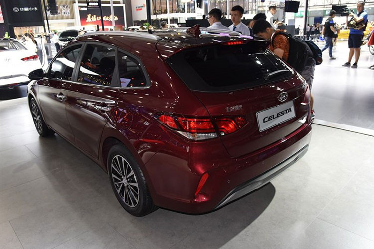 Theo đại diện hãng xe ôtô Hyundai, Celesta Wagon có chiều dài cơ sở lớn nhất trong phân khúc. Điều này mang đến khoang hành lý có thể tích 468 lít khi hàng ghế sau không gập xuống cho mẫu xe wagon Hàn Quốc.