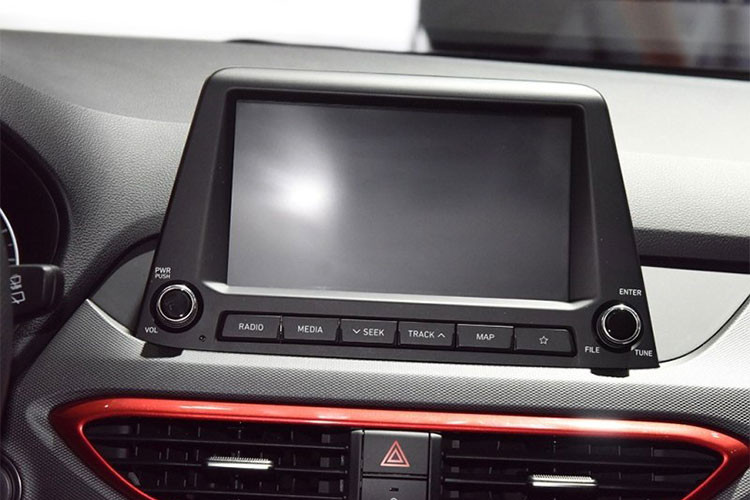 Cung cấp sức mạnh cho Hyundai Celesta Wagon mới là máy xăng 4 xi-lanh, hút khí tự nhiên, dung tích 1,6 lít, sản sinh công suất tối đa 123 mã lực. Thứ hai là động cơ xăng 4 xi-lanh, tăng áp, dung tích 1,4 lít với công suất tối đa 130 mã lực và mô-men xoắn cực đại 211 Nm.