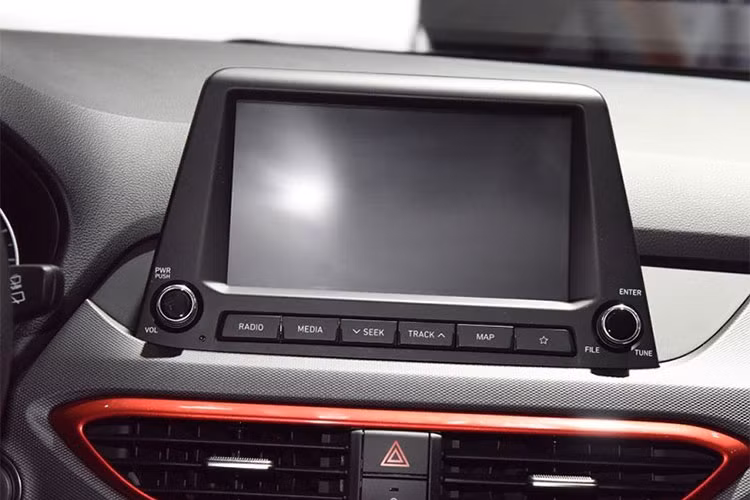 Cung cấp sức mạnh cho Hyundai Celesta Wagon mới là máy xăng 4 xi-lanh, hút khí tự nhiên, dung tích 1,6 lít, sản sinh công suất tối đa 123 mã lực. Thứ hai là động cơ xăng 4 xi-lanh, tăng áp, dung tích 1,4 lít với công suất tối đa 130 mã lực và mô-men xoắn cực đại 211 Nm.