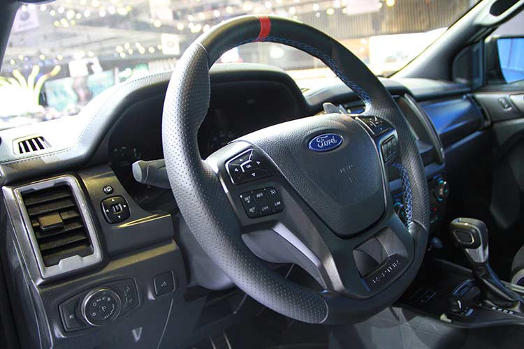 Ranger Raptor được tích hợp những công nghệ đột phá, tăng công suất và lực xoắn nhưng tiết kiệm nhiên liệu, giảm trọng lượng với đặc tính offroad được cải thiện. Theo đó là những phát triển chuyên biệt cho động cơ, hộp số, hệ truyền động, hệ thống lái, phanh và hệ thống ổn định điện tử.