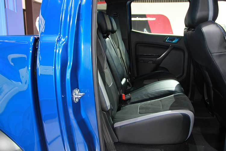 Theo thông tin từ nhà sản xuất Ford cho biết, để phát triển dòng xe bán tải Ranger Raptor mới này, các kỹ sư của Ford đã phải thử nghiệm chiếc xe này ở rất nhiều địa hình khác nhau từ sa mạc Borrego ở Mỹ cho tới những vùng hẻo lánh của Úc... Ngoài ra, còn rất nhiều thứ được thay đổi trên phiên bản Raptor nhằm đảm bảo tạo nên sự khác biệt với các phiên bản còn lại của Ranger mới.