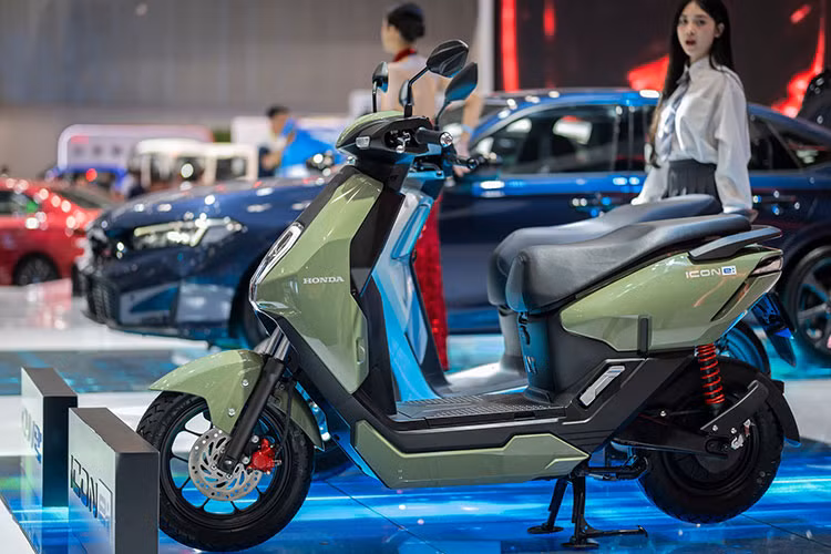 Sản phẩm mới đánh dấu bước chuyển mình của Honda trong chiến lược phát triển giao thông bền vững và thân thiện môi trường, đồng thời nhắm đến nhóm khách hàng trẻ như học sinh, sinh viên – những người đang có nhu cầu cao về phương tiện di chuyển tiện lợi, tiết kiệm và hợp thời. 