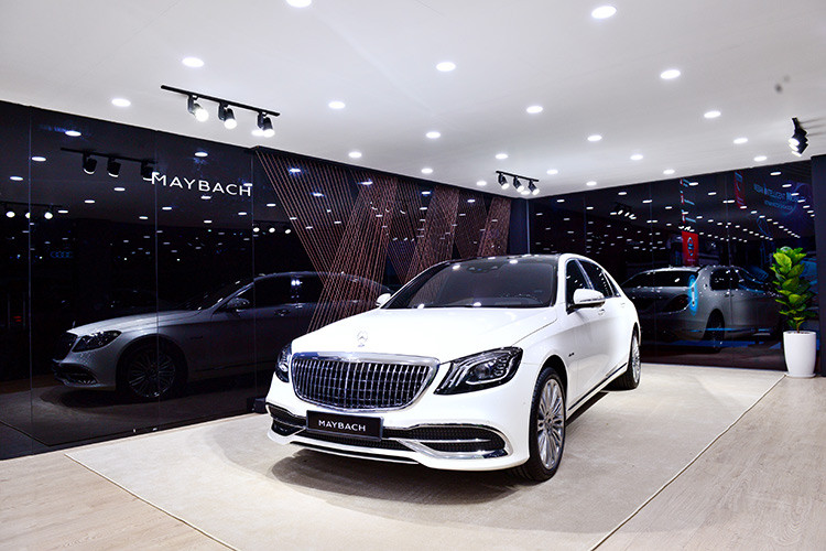 19 mẫu xe khác nhau được trưng bày tại triển lãm và hơn 10 xe lái thử ở khu vực ngoài trời để khách hàng quan tâm có thể trải nghiệm chân thực. Khách hàng mua các mẫu xe mới của Mercedes-Benz tại VMS 2019 sẽ nhận được một năm bảo hành mở rộng, nâng tổng thời gian bảo hành chính hãng lên thành 4 năm.