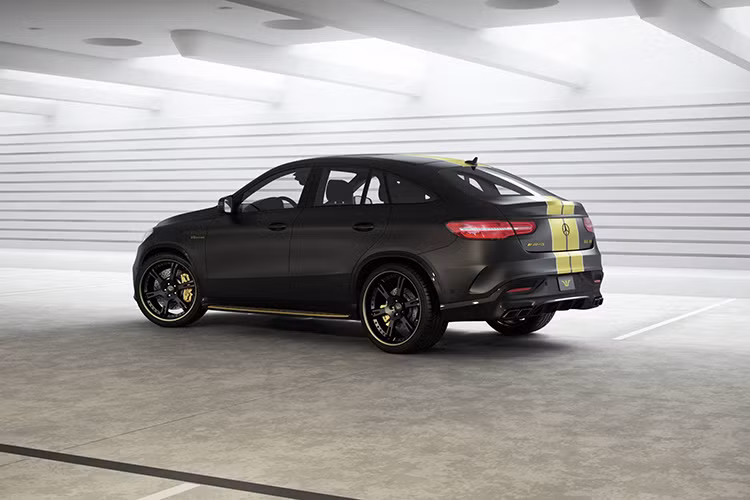 Và nếu ba gói độ trên không đủ để thỏa mãn nhu cầu tốc độ của bạn thì gói độ cuối cùng với tên ‘BIGBANG’ chắc chắn sẽ làm bạn hài lòng với công suất 792 mã lực cùng 1.150 Nm mô men xoắn cực đại. Nhờ vào nó, mẫu chiếc xe có thể tăng tốc lên 100 km/h trong chỉ 3,9 giây và giới hạn tốc độ điện tử ở 300 km/h.