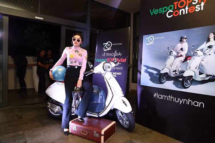 Cuộc thi với chủ đề “Ngẫu hứng lên ngôi” là cơ hội để ba stylist tên tuổi cùng ekip cho thấy cách nhìn của họ về cái đẹp trong việc lựa chọn phong cách thời trang cho một cuộc sống năng động khi mà thời trang tự do và phóng khoáng đang trở thành xu hướng của năm 2016.