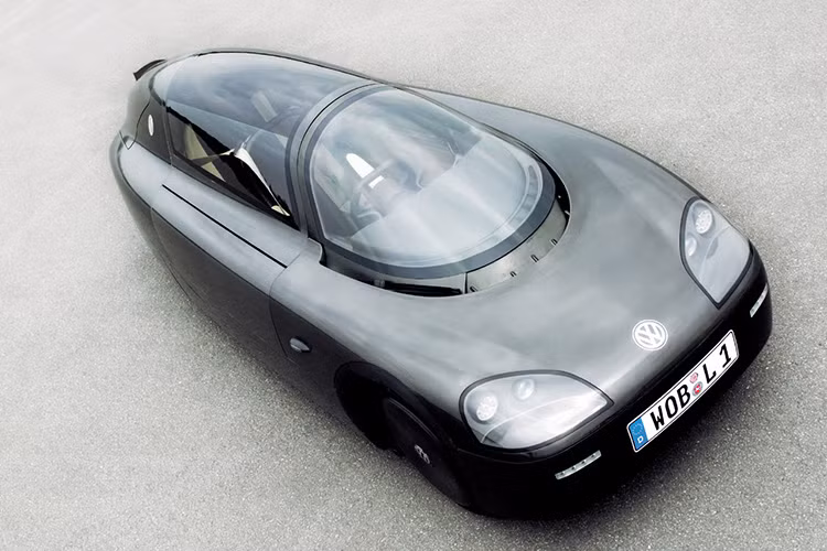 Xe do Volkswagen sản xuất tại Trung Quốc, dài 3.470 mm, rộng 1.250 mm và cao khoảng 1.000 mm.