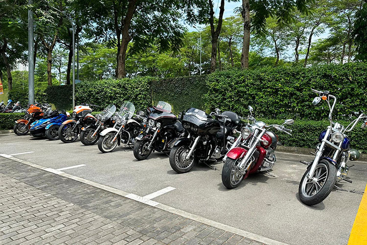 Hoà bình lập lại, nhiệm vụ của CLB Mô tô thể thao Hà Nội cũng không hề giảm đi, những chiếc xe phân khối lớn luôn sẵn sàng cho trách nhiệm xã hội, phòng chống thiên tai, bão lũ, cổ vũ phong trào rèn luyện sức khoẻ để học tập và lao động xây dựng đất nước.