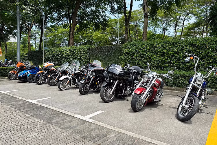 Hoà bình lập lại, nhiệm vụ của CLB Mô tô thể thao Hà Nội cũng không hề giảm đi, những chiếc xe phân khối lớn luôn sẵn sàng cho trách nhiệm xã hội, phòng chống thiên tai, bão lũ, cổ vũ phong trào rèn luyện sức khoẻ để học tập và lao động xây dựng đất nước.