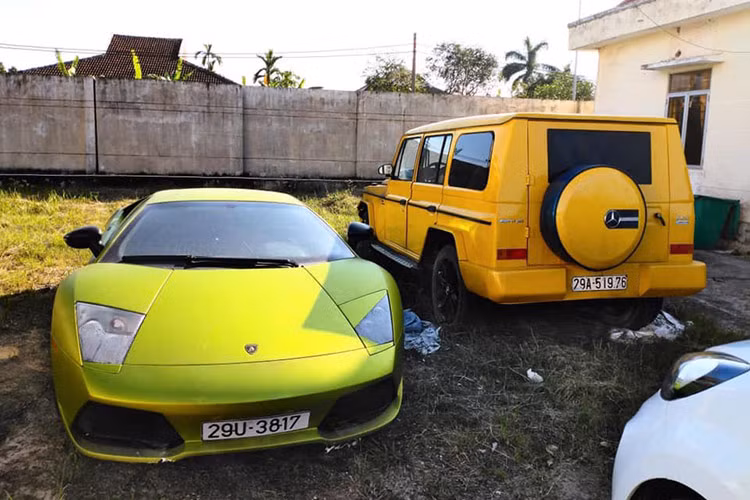 Lamborghini Murcielago LP640 còn nhận được nâng cấp bao gồm hệ thống treo cải tiến, lập trình sửa đổi và bộ ly hợp mới cho hộp số tuần tự tự động "e-Gear" 6 cấp của xe. Chế độ Corsa được trang bị ngay trên bệ điều khiển trung tâm. Trong khi đó, số lùi (R) lại được tích hợp góc bên trái của vô-lăng.