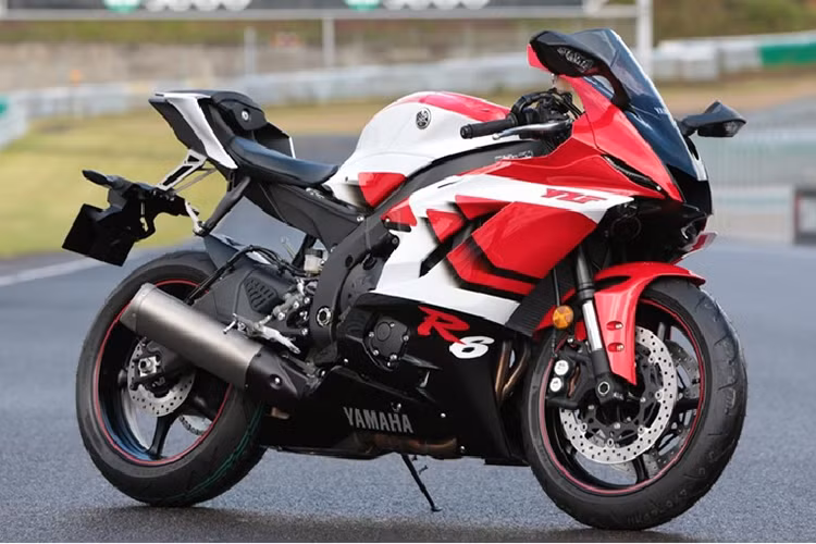 Để kỷ niệm dấu mốc đặc biệt này, đội đua Yamaha Austria Racing Team (YART) của Áo vừa tung ra phiên bản đặc biệt cho mẫu Yamaha YZF-R6 20th Anniversary mới nhưng được sản xuất giới hạn.